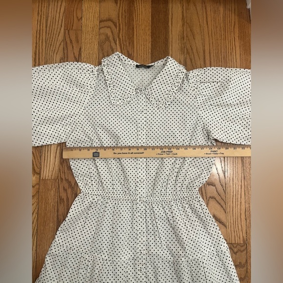Boohoo Women’s Mini Doll Dress Size 8 US Polka Dots Button Down Puff Sleeves - Picture 5 of 8